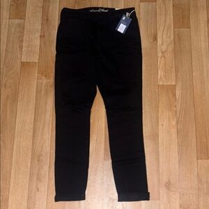 Universal Thread Black No-Fade Women High Rise Skinny Jeans